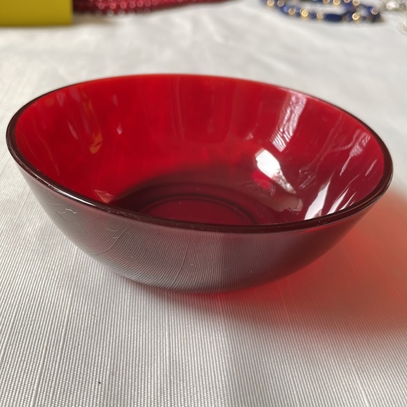 Vintage cranberry red glass 4.5” berry pudding bowl - Picture 5 of 5